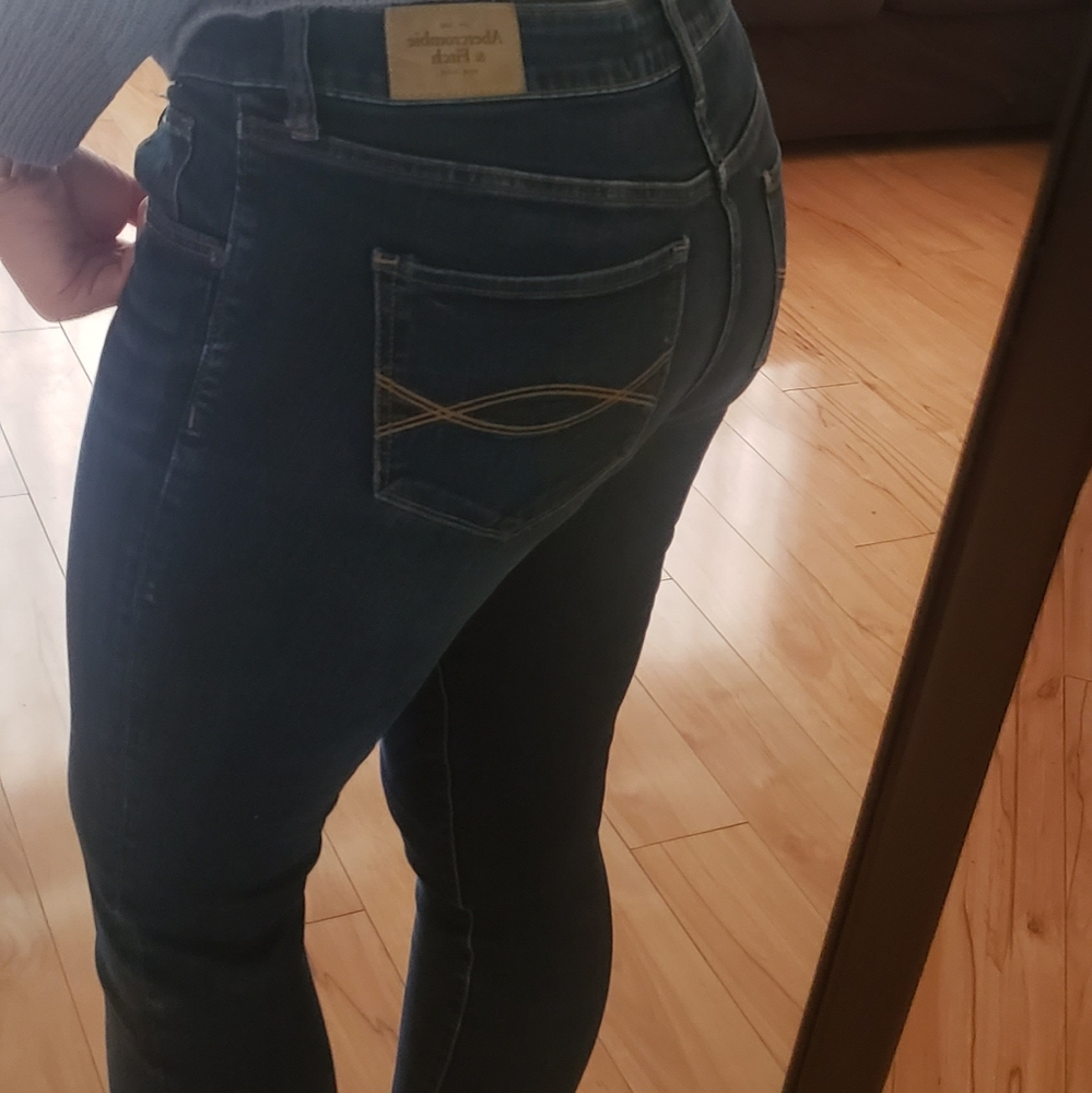 Abercrombie and Fitch size 6 regular